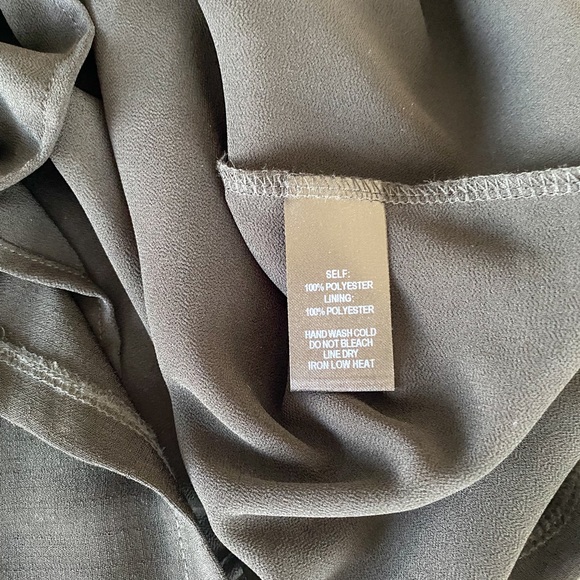 2/$60๐ CLOSET CLEAN OUT: Lulus short sleeve sheath dress - Picture 7 of 7